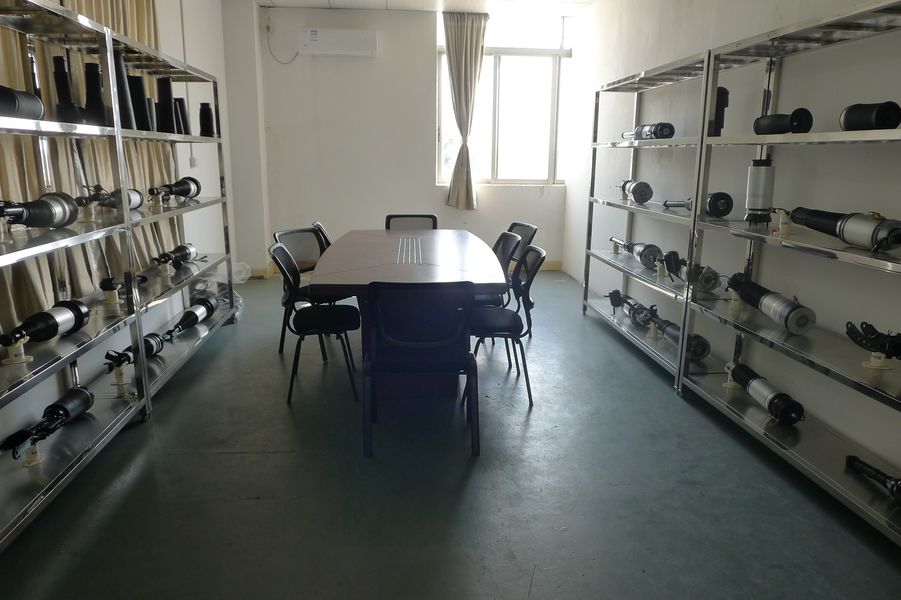 Guangzhou Jovoll Auto Parts Technology Co., Ltd. linia produkcyjna producenta